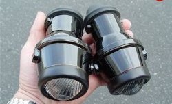 29 499 р. Универсальная противотуманная фара Hella Micro DE 1NL 008 090-017 с пыльником Nissan Terrano2 R20 дорестайлинг (1993-1996) (Без пыльника)  с доставкой в г. Чебоксары. Увеличить фотографию 2