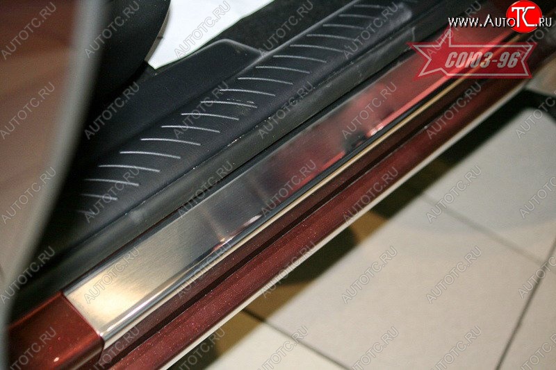 2 384 р. Накладки на внутренние пороги Souz-96  Ford Escape  2 (2008-2012)  с доставкой в г. Чебоксары