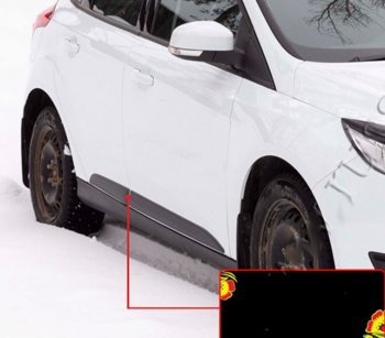 Молдинг двери задний правый RA Ford Focus  3 (2014-2019) седан рестайлинг, универсал рестайлинг, хэтчбэк рестайлинг (Поверхность шагрень)