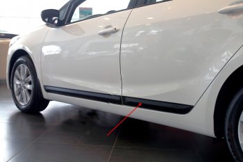 Молдинг двери RA (узкий, задний левый) KIA Cerato  3 YD (2013-2019) дорестайлинг седан, рестайлинг седан (Поверхность шагрень)