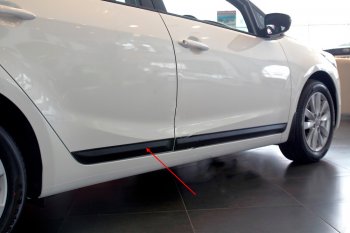 Молдинг двери RA (узкий, задний правый) KIA Cerato  3 YD (2013-2019) дорестайлинг седан, рестайлинг седан (Поверхность шагрень)