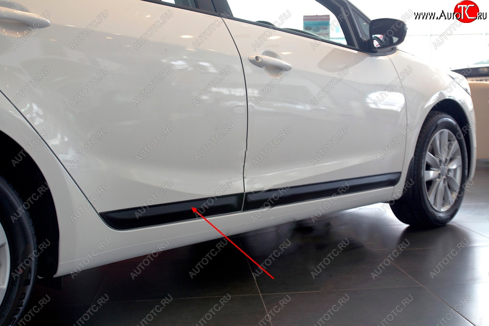 729 р. Молдинг двери RA (узкий, задний правый)  KIA Cerato  3 YD (2013-2019) дорестайлинг седан, рестайлинг седан (Поверхность глянец под покраску, Неокрашенный)  с доставкой в г. Чебоксары