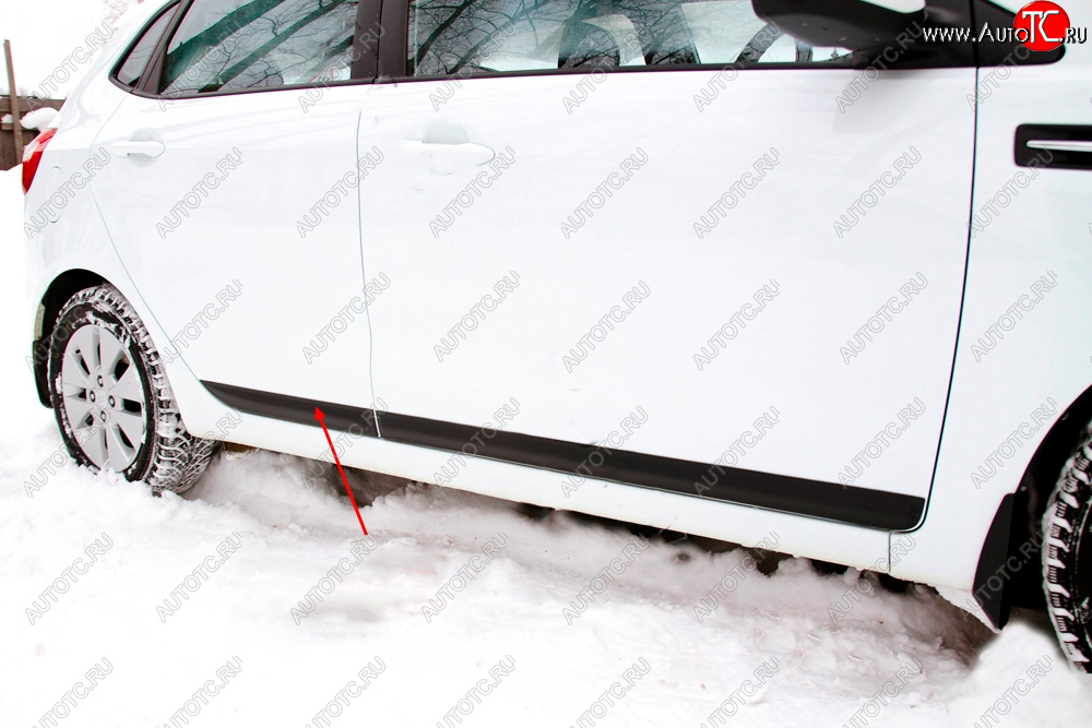 1 159 р. Молдинг двери RA (вариант 1, передний правый)  KIA Rio  3 QB (2011-2017) дорестайлинг седан, хэтчбек 5 дв. дорестайлинг, рестайлинг седан, хэтчбек 5 дв. рестайлинг (Поверхность глянец под окраску, Неокрашенный)  с доставкой в г. Чебоксары