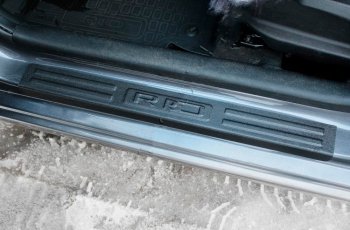 Накладки порожков салона RA KIA Rio  3 QB (2011-2015) дорестайлинг седан (Передние)