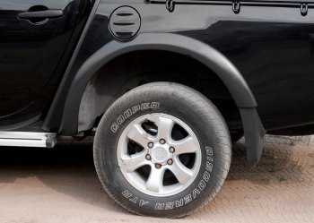 11 859 р. Накладки колесных арок RA (40 мм, комплект)  Mitsubishi L200 ( 4,  5 KK,KL) (2006-2022)  дорестайлинг, рестайлинг (Поверхность глянец (под окраску), Неокрашенные)  с доставкой в г. Чебоксары. Увеличить фотографию 2