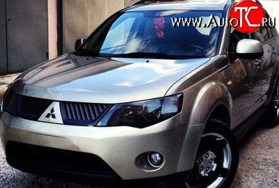 1 529 р. Темная защита передних фар SIM  Mitsubishi Outlander  XL (2005-2009) (CW)  дорестайлинг  с доставкой в г. Чебоксары