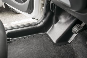 2 899 р. Накладки на ковролин пола Petroil Tuning Nissan Terrano D10 дорестайлинг (2013-2016)  с доставкой в г. Чебоксары. Увеличить фотографию 5