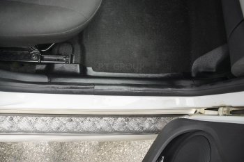 2 899 р. Накладки на ковролин пола Petroil Tuning Nissan Terrano D10 дорестайлинг (2013-2016)  с доставкой в г. Чебоксары. Увеличить фотографию 2