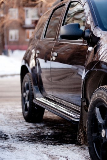 14 699 р. Порожки для ног из трубы Ø51 с алюминиевой площадкой Petroil Tuning Эстонец Nissan Terrano D10 рестайлинг (2016-2022) (Черный (Шагрень))  с доставкой в г. Чебоксары. Увеличить фотографию 4