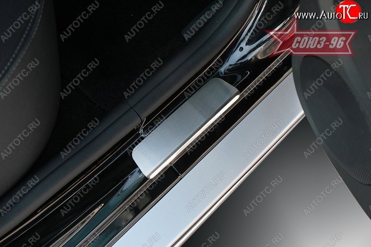 2 249 р. Пороги накладки без логотипа  Nissan Terrano  D10 (2013-2022) дорестайлинг, рестайлинг  с доставкой в г. Чебоксары