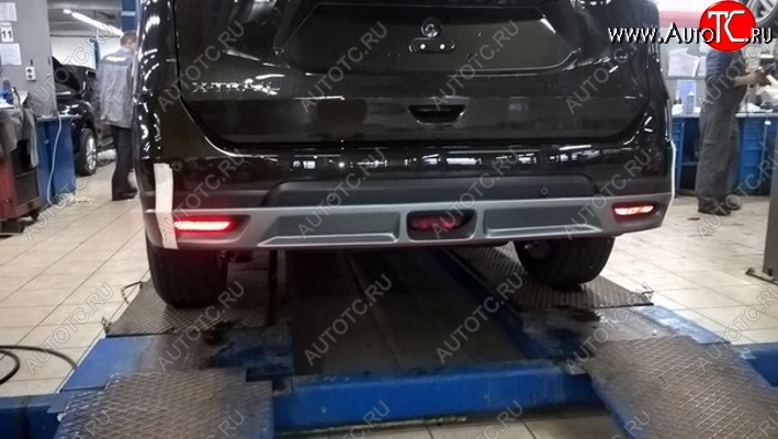 5 649 р. Накладка на задний бампер АвтоКрат Nissan X-trail 3 T32 рестайлинг (2017-2022) (Неокрашенная)  с доставкой в г. Чебоксары