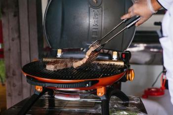 40 899 р. Гриль газовый O-GRILL 500MT оранжевый, с термометром (в комплекте адаптер тип А) O-GRILL 500mt-orange  с доставкой в г. Чебоксары. Увеличить фотографию 24