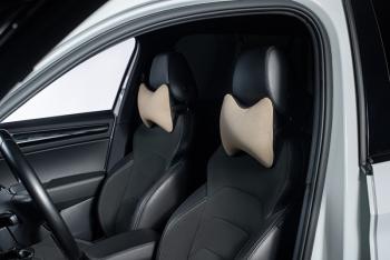 287 р. Подушка-косточка (Илана+Орегон) Lord Autofashion Suzuki Swift ZC33S,ZC83S, ZC43S, ZC53S, ZD53S (2016-2025) (бежевый, строчка бежевая)  с доставкой в г. Чебоксары. Увеличить фотографию 3