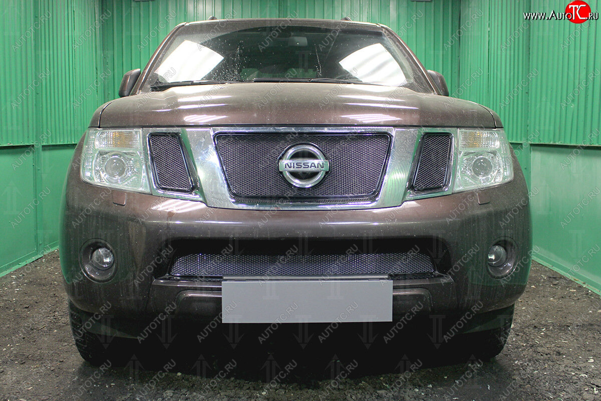 4 099 р. Защитная сетка в бампер (низ, ячейка 4х10 мм) Стрелка11 Премиум Nissan Pathfinder R51 рестайлинг (2009-2014) (Чёрная)  с доставкой в г. Чебоксары