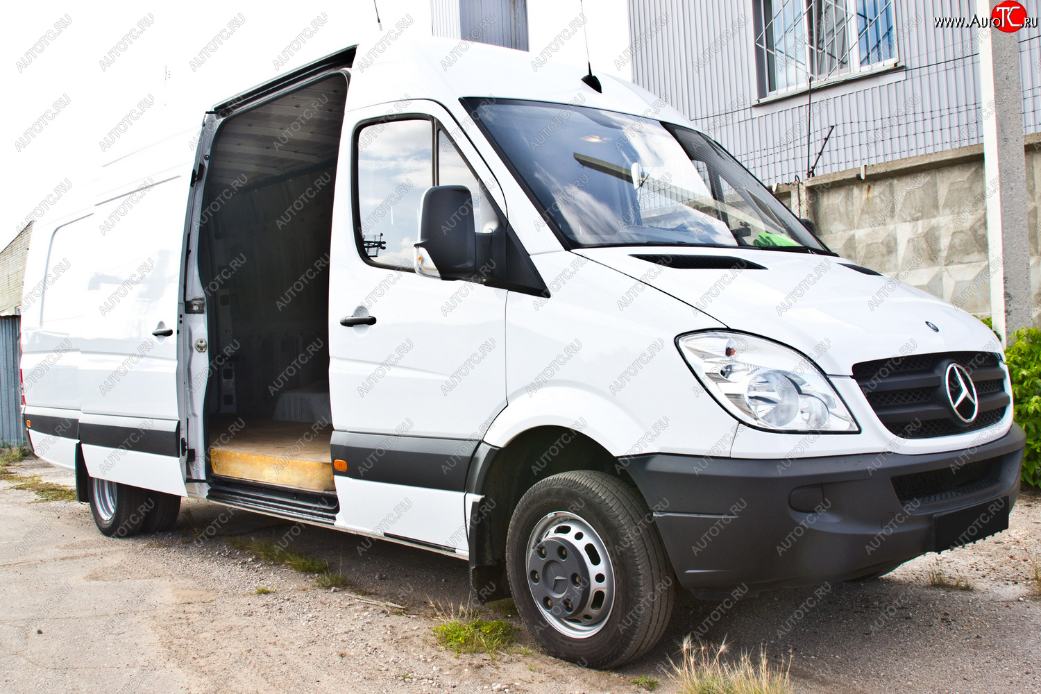 1 379 р. Накладка на порог боковой двери для Mercedes-Benz Sprinter 2006-2013 , шагрень  Мерседес Бенц Спринтер Русская Артель nmbs-036202  с доставкой в г. Чебоксары