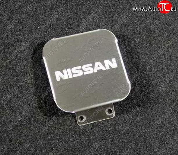 1 999 р. Заглушка на фаркоп с логотипом Nissan (на фаркопы TCC, нержавеющая сталь) TCC Nissan Terrano D10 рестайлинг (2016-2022)  с доставкой в г. Чебоксары