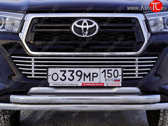 10 699 р. Нижняя декоративная вставка в бампер ТСС Тюнинг Toyota Hilux AN120 1-ый рестайлинг (2017-2020) (d 12 мм)  с доставкой в г. Чебоксары