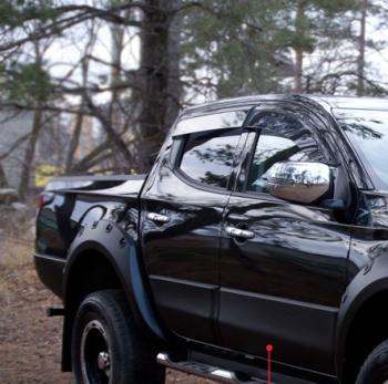 Молдинг двери передний правый Русская Артель Mitsubishi L200  5 KK,KL (2015-2019) дорестайлинг (глянец под покраску)