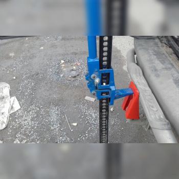 1 559 р. Кронштейн подъема домкратом за фаркоп, Tplus Tplus t014045  с доставкой в г. Чебоксары. Увеличить фотографию 2