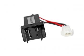 Розетка USB 3,1A для Toyota 32x22 РИФ rif22-4-1012800
