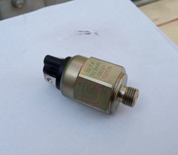 4 579 р. Датчик давления 30B0133 (!!!УЦЕНКА: возможен нетоварный вид!!!) LIUGONG 30b0133  с доставкой в г. Чебоксары. Увеличить фотографию 2