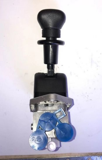 1 689 р. Кран ручного тормоза Howo T5G 811W52315-6156 VALMO000533 SITRAK 811w52315-6156  с доставкой в г. Чебоксары. Увеличить фотографию 3