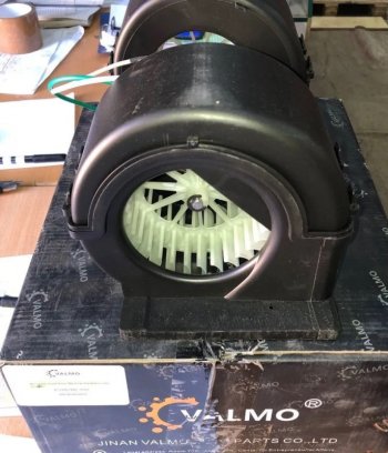 4 299 р. Мотор отопителя Howo T5GSitrak VALMO000557 SITRAK SITRAK 811w61942-0002  с доставкой в г. Чебоксары. Увеличить фотографию 3