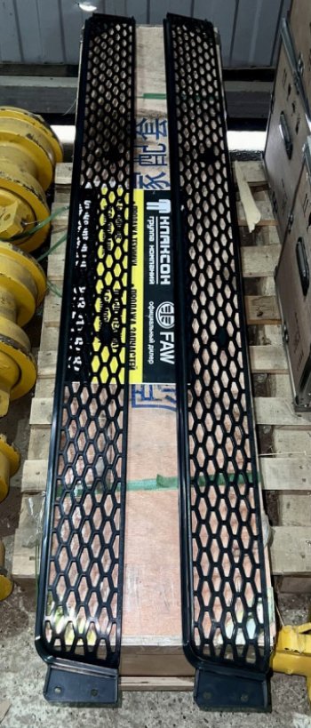 1 569 р. Решетка бампера верхняя (тягач) SHAANXI DZ97189621064 SHACMAN dz97189621064  с доставкой в г. Чебоксары. Увеличить фотографию 2