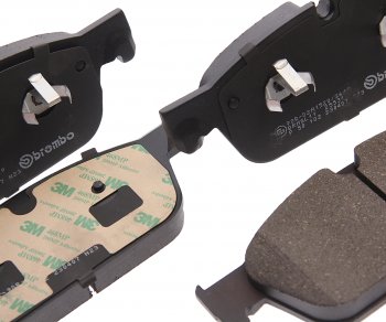 10 649 р. Колодки тормозные передние (4шт.) BREMBO Mercedes-Benz GL class X166 дорестайлинг (2012-2016)  с доставкой в г. Чебоксары. Увеличить фотографию 2