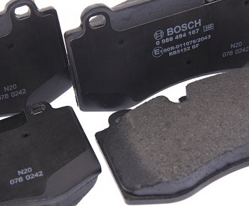 3 699 р. Колодки тормозные передние (4шт.) BOSCH Mercedes-Benz E-Class W211 дорестайлинг седан (2002-2006)  с доставкой в г. Чебоксары. Увеличить фотографию 2
