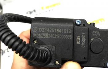 3 529 р. Кран отопителя электрический SHACMAN X3000 ОРИГИНАЛ SHACMAN dz14251841013  с доставкой в г. Чебоксары. Увеличить фотографию 4