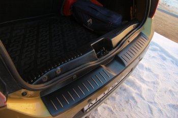 1 089 р. Накладка в проём багажника АртФорм Renault Sandero (B8) дорестайлинг (2014-2018)  с доставкой в г. Чебоксары. Увеличить фотографию 2