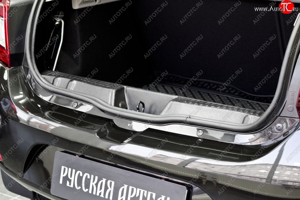 1 709 р. Пластиковый порожек в багажник автомобиля RA  Renault Sandero  (B8) (2014-2018) дорестайлинг  с доставкой в г. Чебоксары