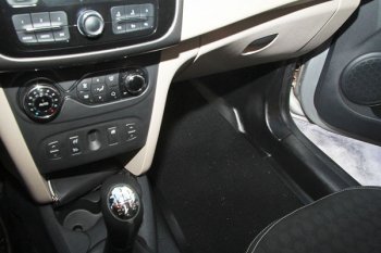 2 479 р. Накладки на ковролин АртФорм Renault Sandero (B8) рестайлинг (2018-2025) (Передние)  с доставкой в г. Чебоксары. Увеличить фотографию 3