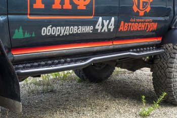 46 869 р. Защита порогов с подножкой РИФ  Toyota Hilux  N80, N90, N100, N110 (1988-1998) дорестайлинг, 1-ый рестайлинг, 2-ой рестайлинг  с доставкой в г. Чебоксары. Увеличить фотографию 7