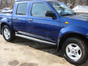 46 989 р. Защита порогов с подножкой РИФ  Nissan NP300 (2008-2013)  с доставкой в г. Чебоксары. Увеличить фотографию 2