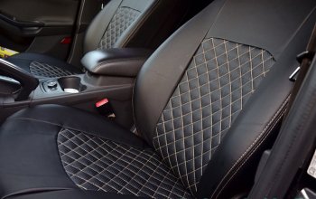 7 199 р. Чехлы для сидений (к-я Elegance с подлокотником) Lord Autofashion Турин Ромб (экокожа) Skoda Octavia A7 дорестайлинг универсал (2012-2017) (Чёрный, вставка чёрная, строчка бежевая)  с доставкой в г. Чебоксары. Увеличить фотографию 3