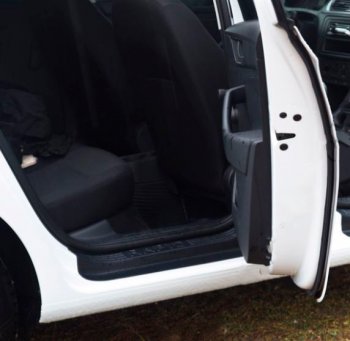 Накладки порожков салона RA Skoda Rapid ( NH3,  NH1) (2012-2020) дорестайлинг лифтбэк, хэтчбэк дорестайлинг, хэтчбэк рестайлинг, рестайлинг лифтбэк (Задние)