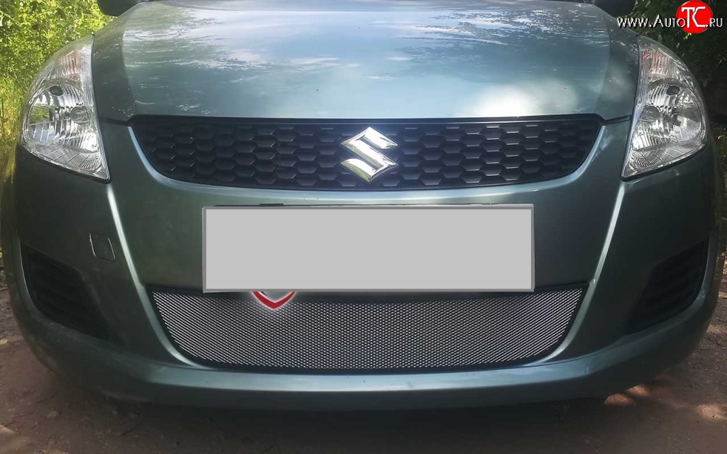 1 539 р. Сетка на бампер Russtal (хром) Suzuki Swift ZC72S дорестайлинг, хэтчбэк 5 дв. (2010-2013)  с доставкой в г. Чебоксары