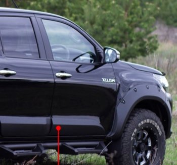 Молдинг двери RA (передний правый) Toyota Hilux  AN120 (2016-2020) дорестайлинг (Поверхность шагрень)