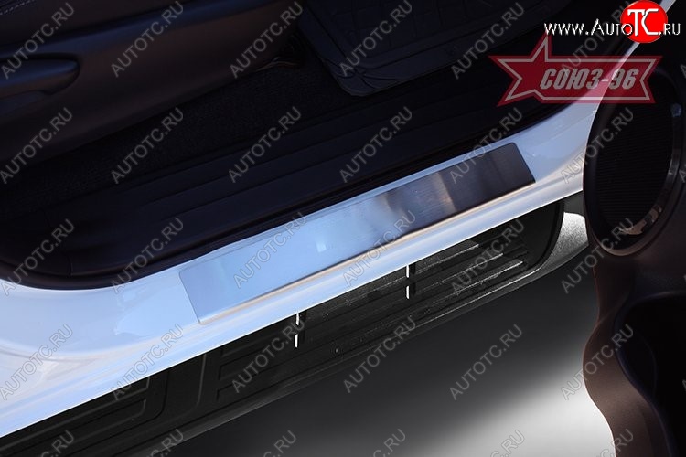 2 429 р. Накладки на внутренние пороги Souz-96  Toyota Hilux  AN120 (2016-2020) дорестайлинг  с доставкой в г. Чебоксары