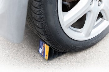 71 р. Башмак упорный противооткатный KRAFT KIA Forte седан (2008-2013)  с доставкой в г. Чебоксары. Увеличить фотографию 2