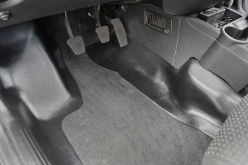 1 999 р. Накладки на ковролин пола Petroil Tuning Лада Гранта FL 2191 лифтбек (2018-2025) (Передние боковые)  с доставкой в г. Чебоксары. Увеличить фотографию 3