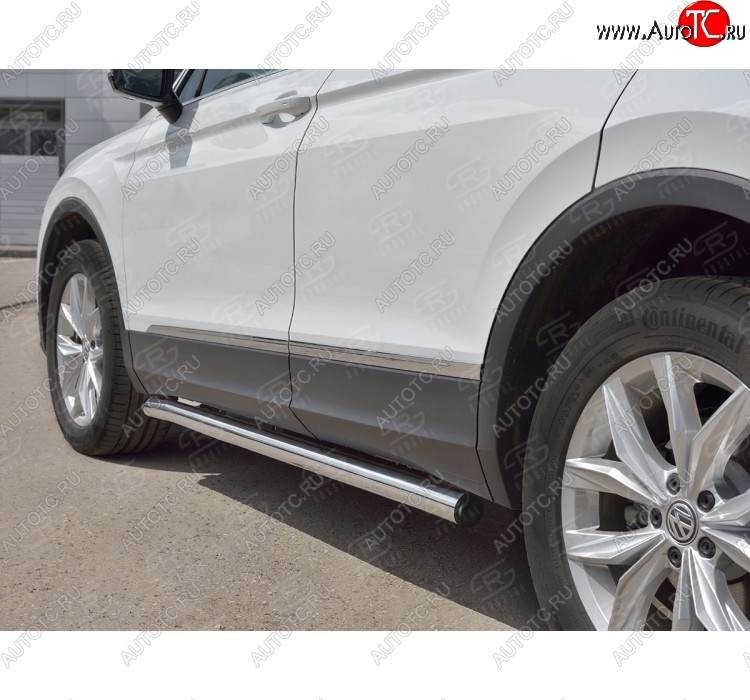 18 799 р.  Защита порогов (Ø63 мм, секции) SLITKOFF  Volkswagen Tiguan  Mk2 (2016-2020) дорестайлинг (Вариант 2 (пластиковые заглушки))  с доставкой в г. Чебоксары